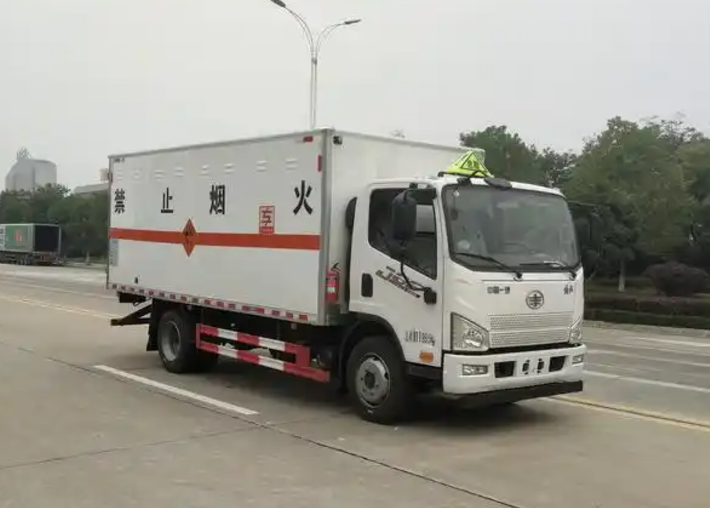 荷塘爆破器材运输车可以上高速吗？